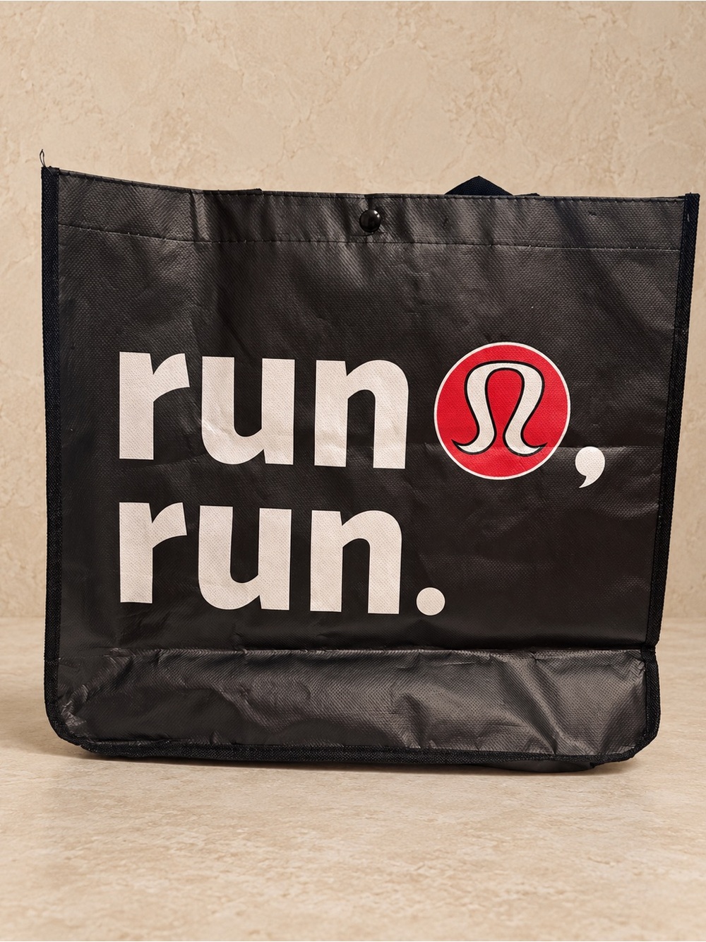 🖤❤️ Rare Lululemon Run Run Reusable Tote Bag Red Omega Logo Snap 15.5x14x6🏃🏽♀️